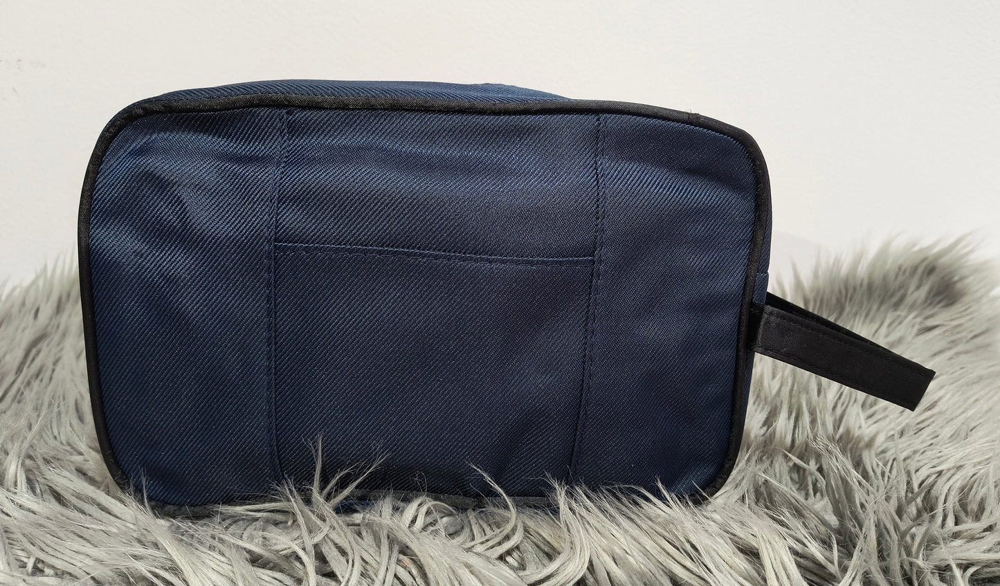 Neceser de Hombre con Asa y Bolsillo Delantero 26x16x9 – Práctico y Elegante en Azul Marino, Marrón, Verde Oscuro y Negro - tenemosturegalo.es