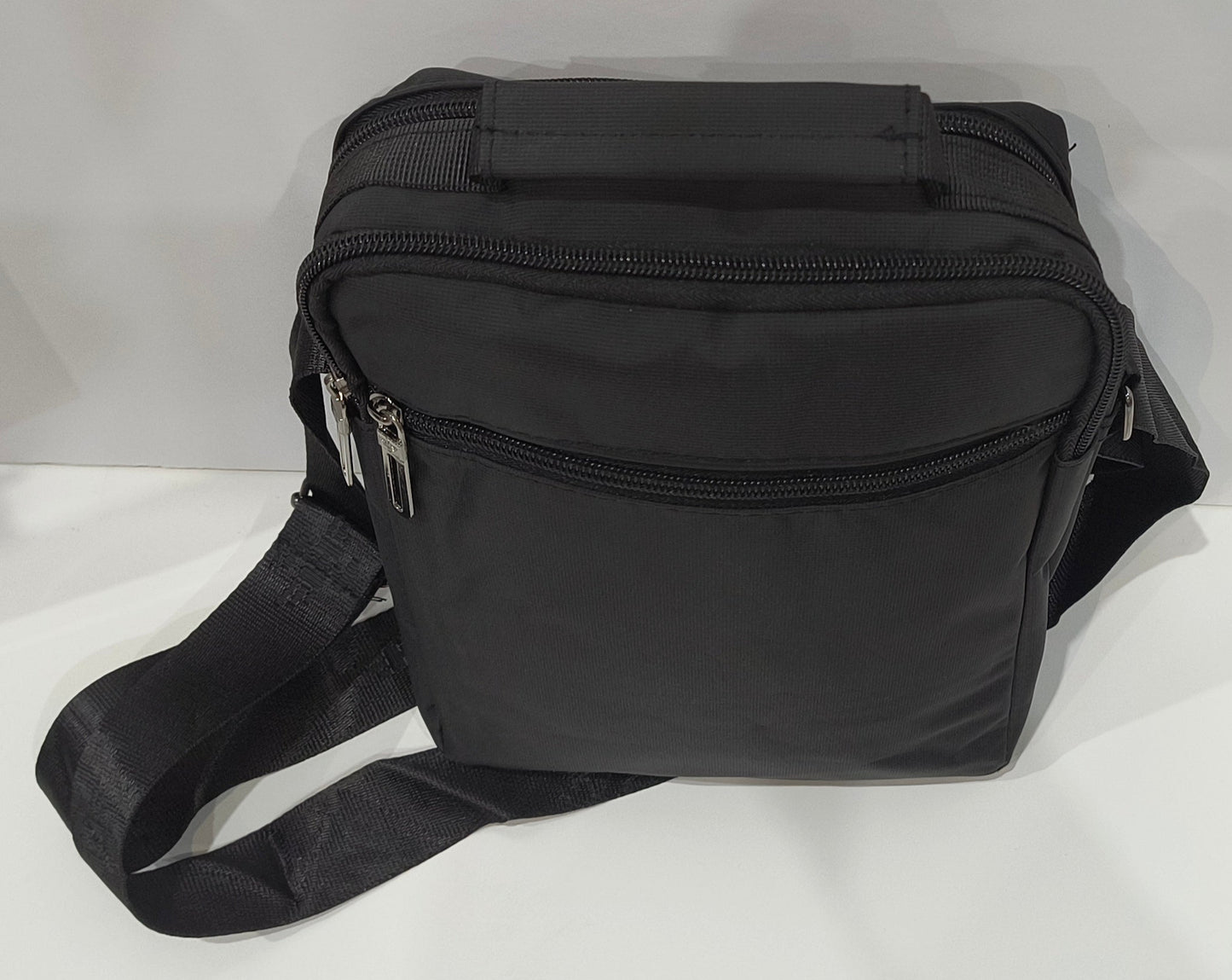 Bolso Bandolera de Hombre Negro con Cinta Ajustable y Múltiples Bolsillos 25x20x10 cm - tenemosturegalo.es