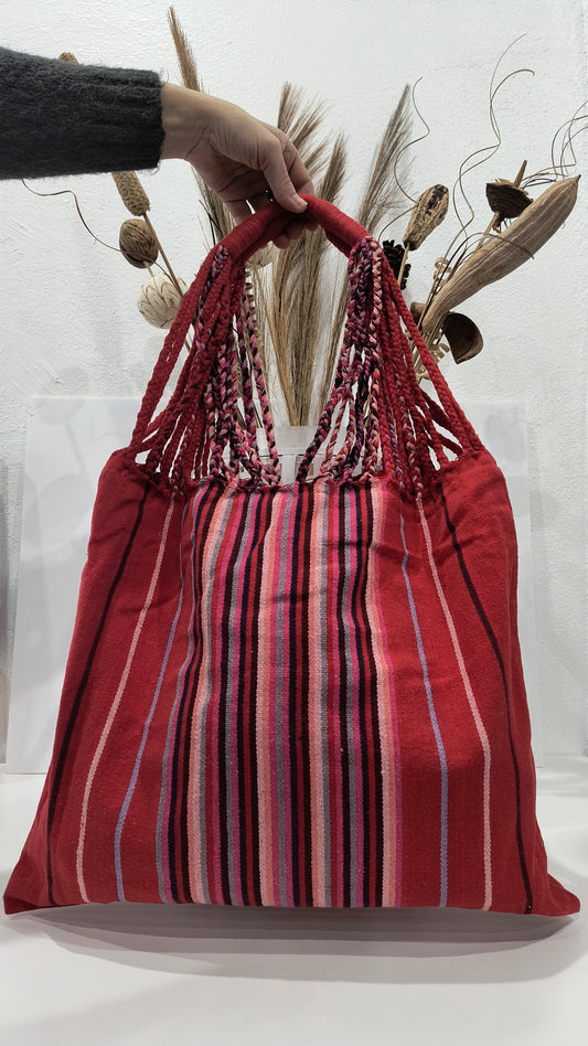 Bolso 40x45x2 cm de Tela de Algodón en Rojo con Rayas de Colores – Diseño Moderno y Versátil - tenemosturegalo.es