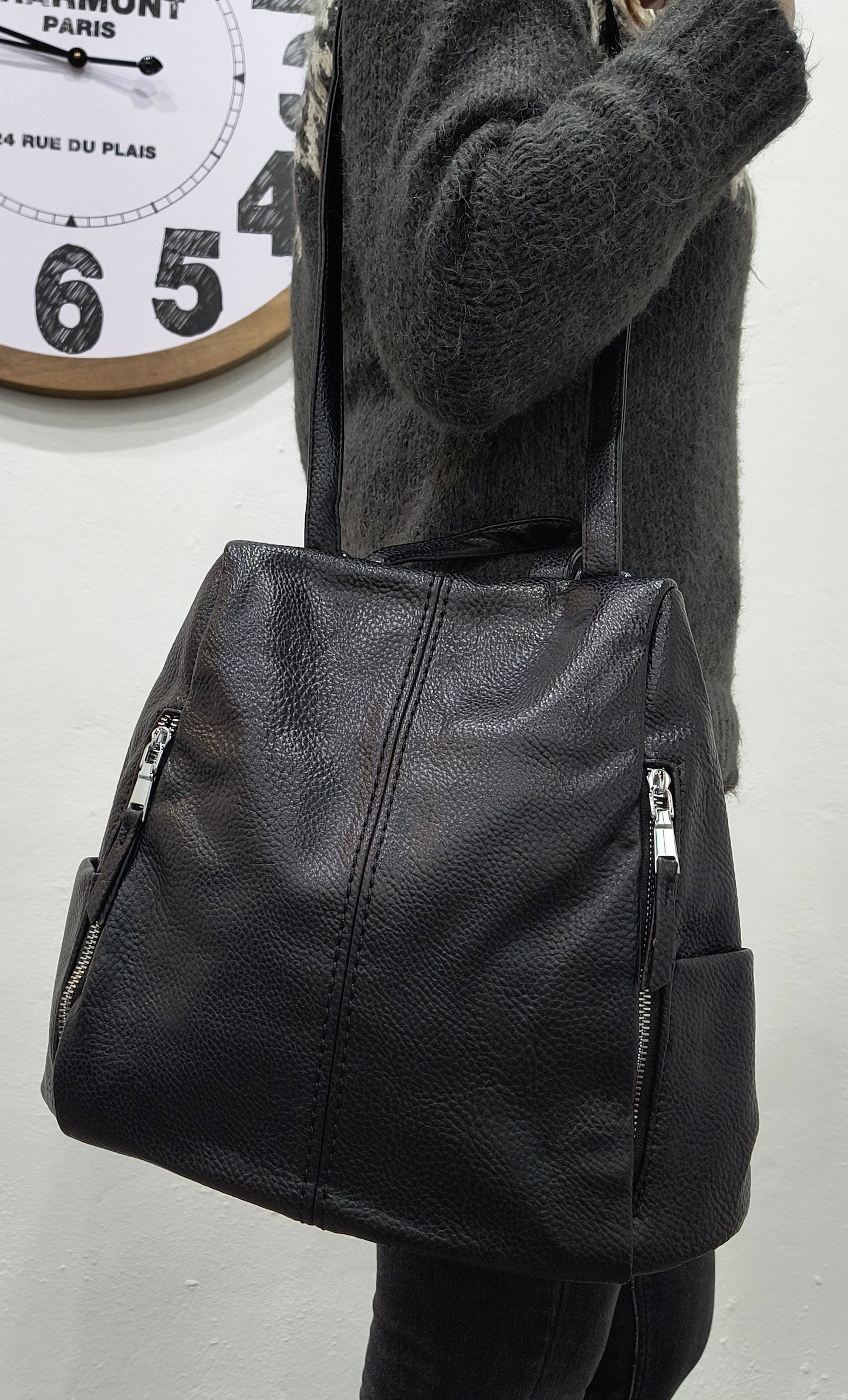 Bolso Mochila Antirrobo Negro con Bolsillo Trasero y Gran Capacidad - 30x36x13 cm - tenemosturegalo.es