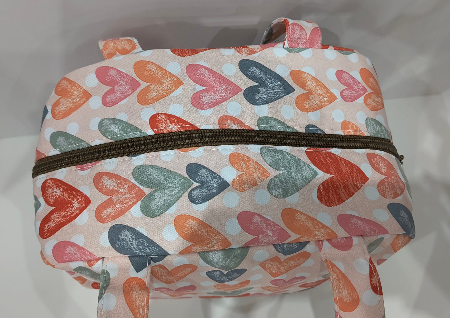 Bolsa Isotérmica 33*20*12cm con Estampado de Corazones - Diseño Colorido y Funcional - tenemosturegalo.es