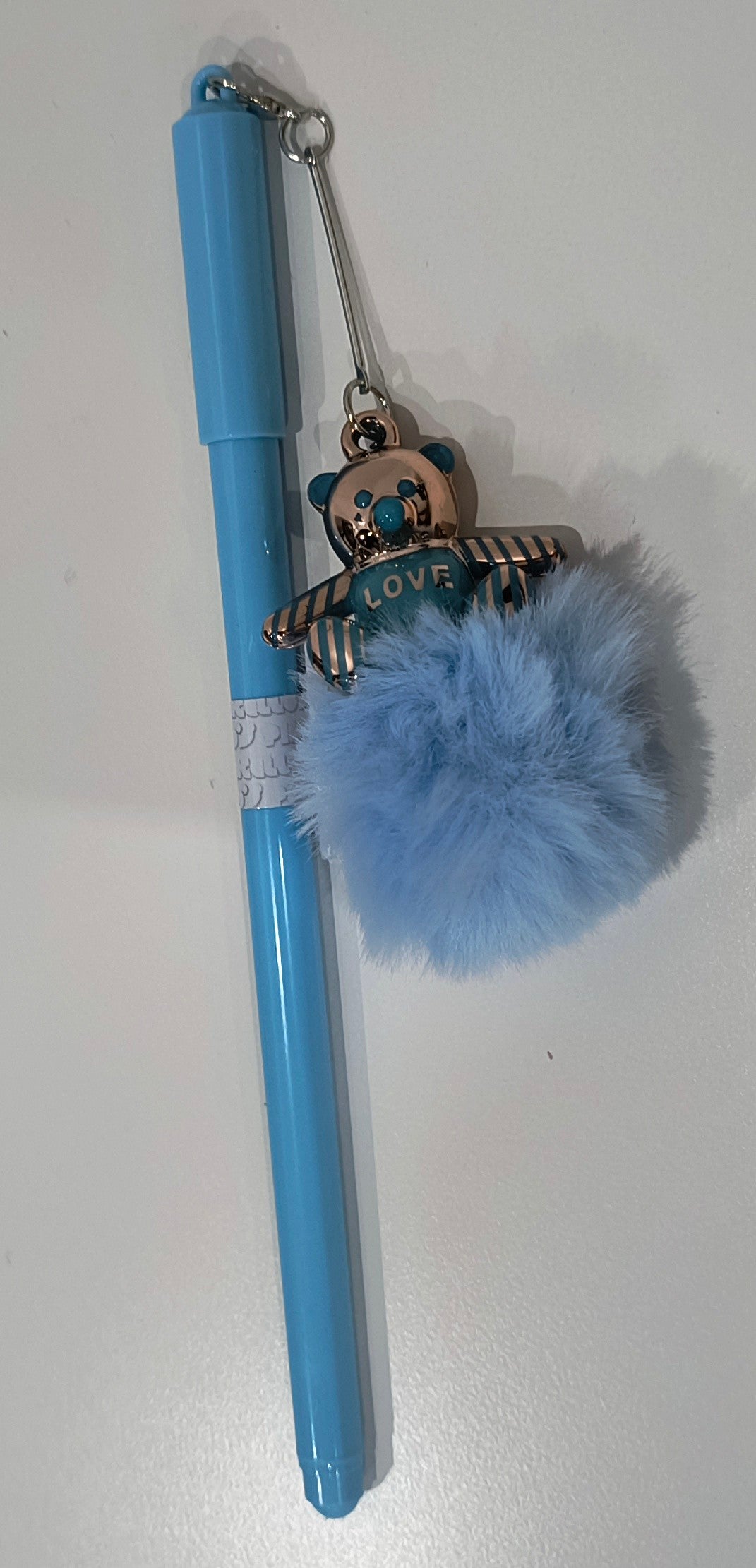 Bolígrafo con Pompón y Osito "Love" en Colores Azul, Verde y Rosa - tenemosturegalo.es