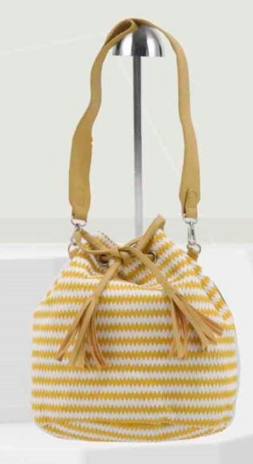 Bolso Bombonera Rayas 22 x 18 x 24cm disponible en rosa, mostaza y verde – Estilo y Comodidad para Tu Día a Día