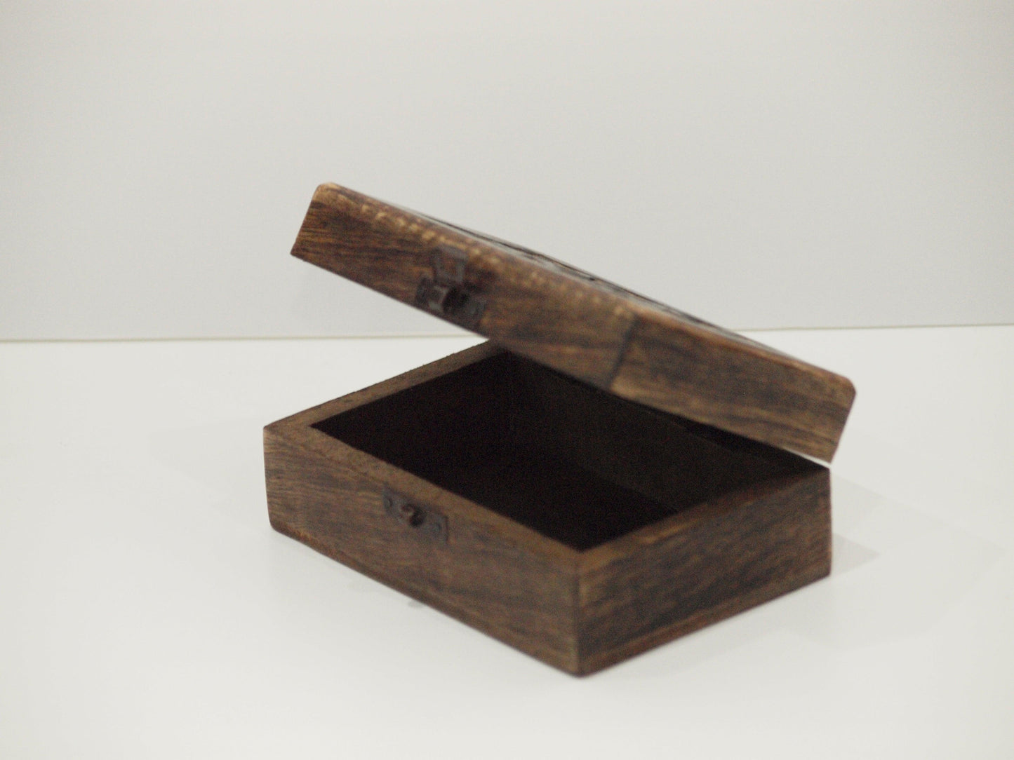 Caja baúl joyero de madera 15*10*6– Elegancia, estilo y funcionalidad en un solo diseño - tenemosturegalo.es
