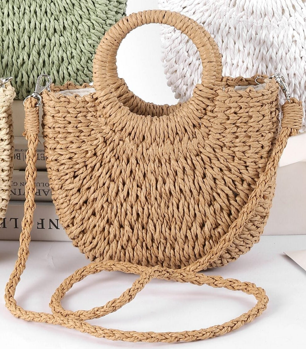 Bolso Media Luna Marrón estilo rafia 25 x 20 x 7 cm – Elegancia Compacta para el Día a Día