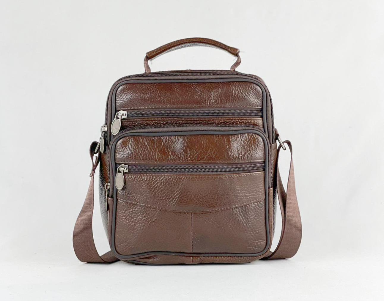 Bolso Bandolera de Hombre en Piel Medidas: 23x19 x 7 cm Hecho en Italia– Estilo y Funcionalidad en Negro y Marrón - tenemosturegalo.es
