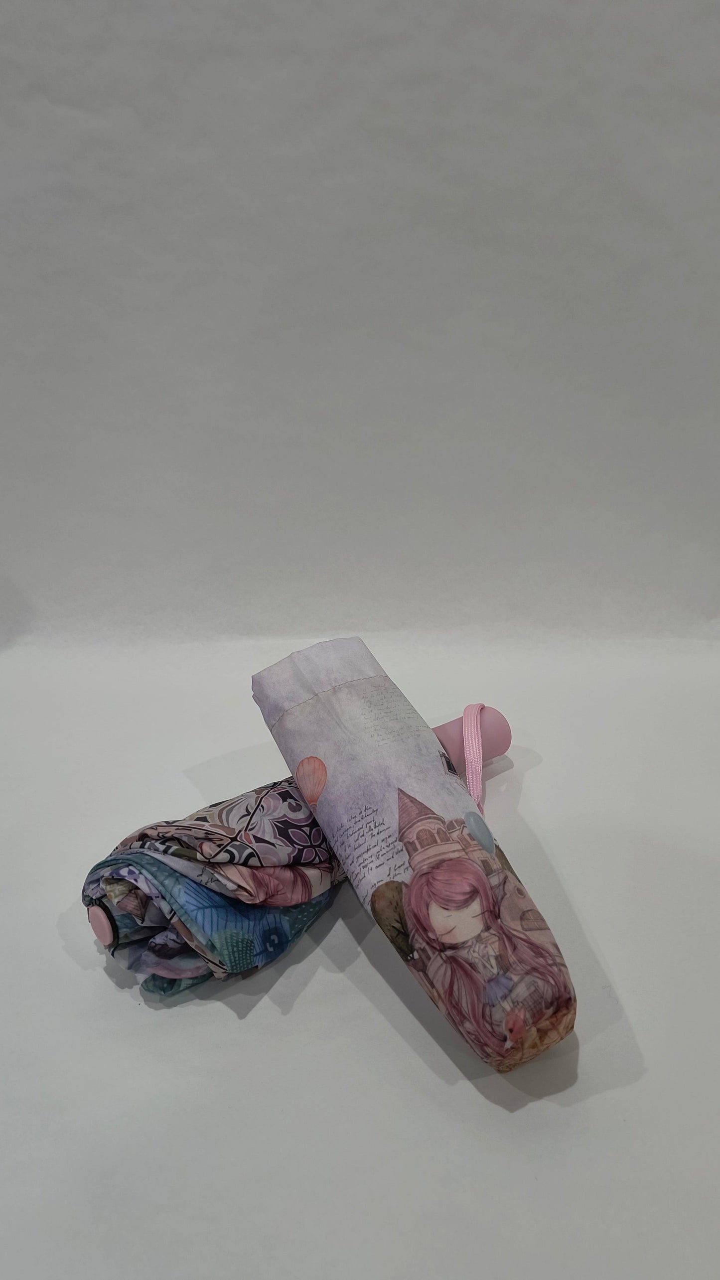 Paraguas Plegable con Funda y Estampados Únicos – Estilo y Comodidad en un Solo Accesorio - tenemosturegalo.es