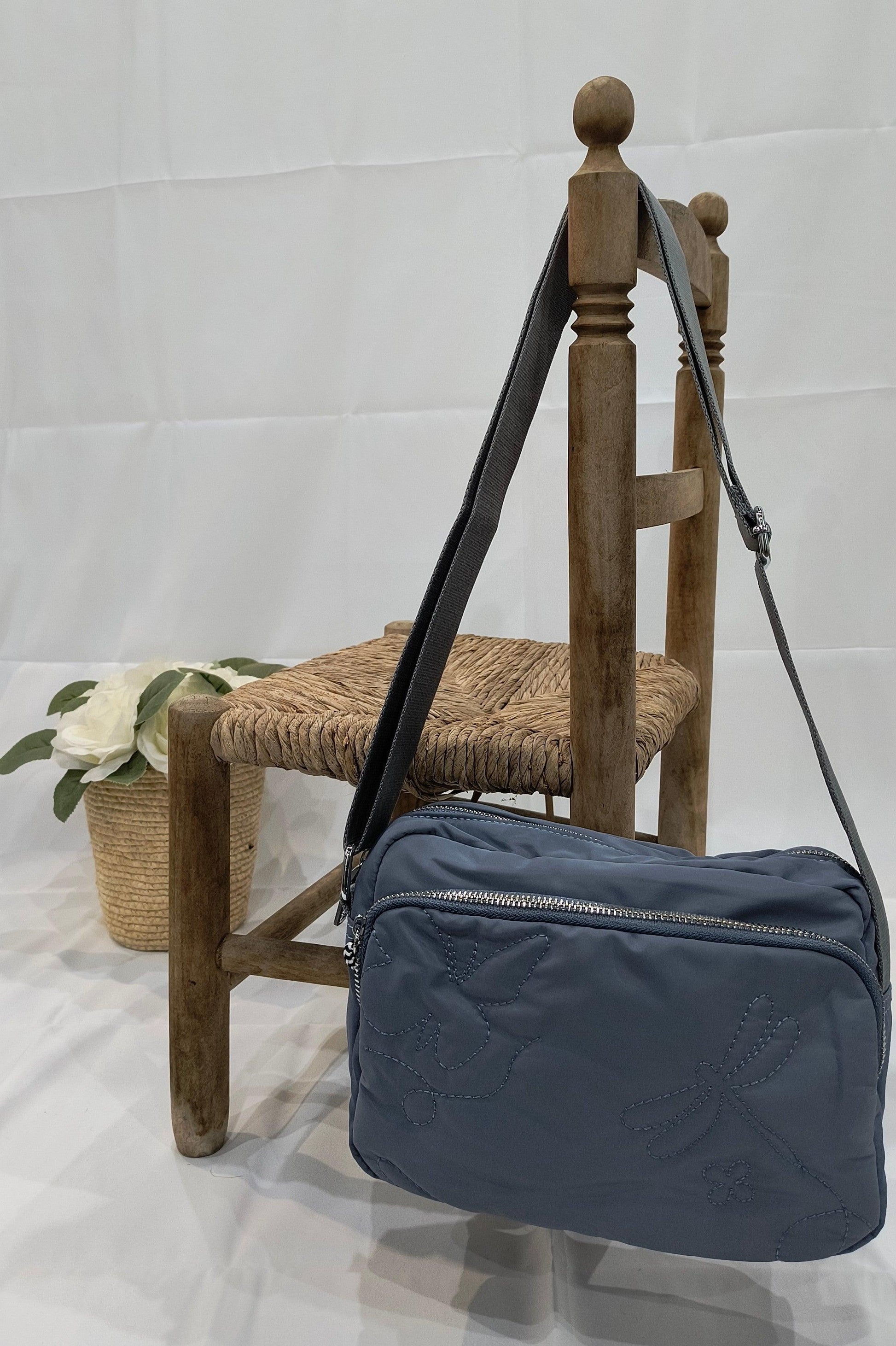 Bolso Bandolera 30X19X9cm disponible en color Azul, Beige y Verde – Comodidad, Estilo y Versatilidad en un Solo Accesorio - tenemosturegalo.es