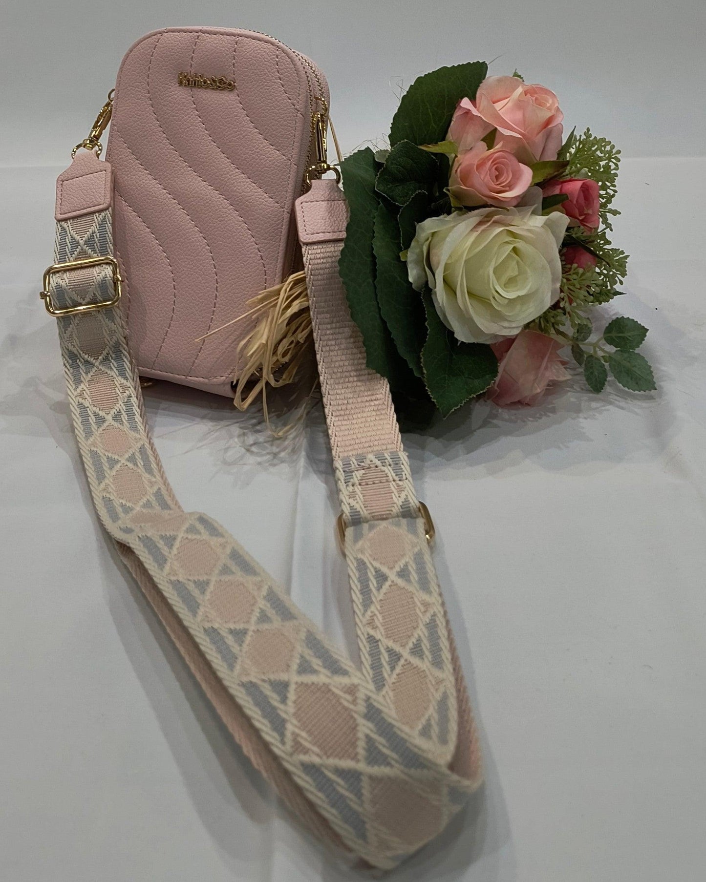 Bolso Bandolera Portamóvil 11x18x4,5cm Rosa con Doble Cremallera: Estilo y Funcionalidad para tu Día a Día. - tenemosturegalo.es