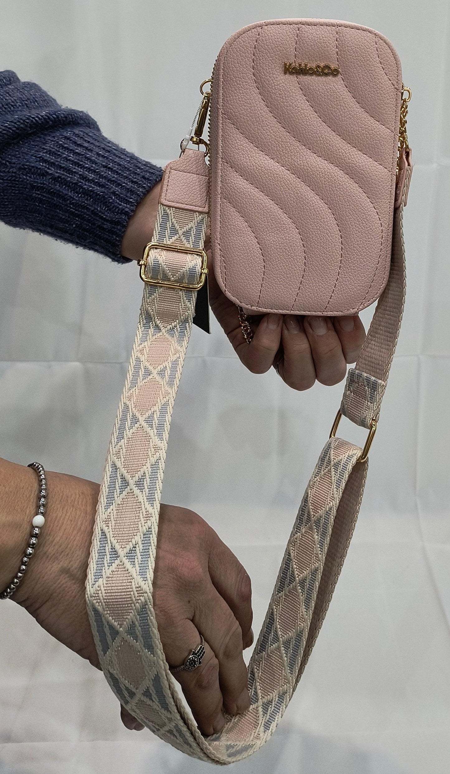 Bolso Bandolera Portamóvil 11x18x4,5cm Rosa con Doble Cremallera: Estilo y Funcionalidad para tu Día a Día. - tenemosturegalo.es