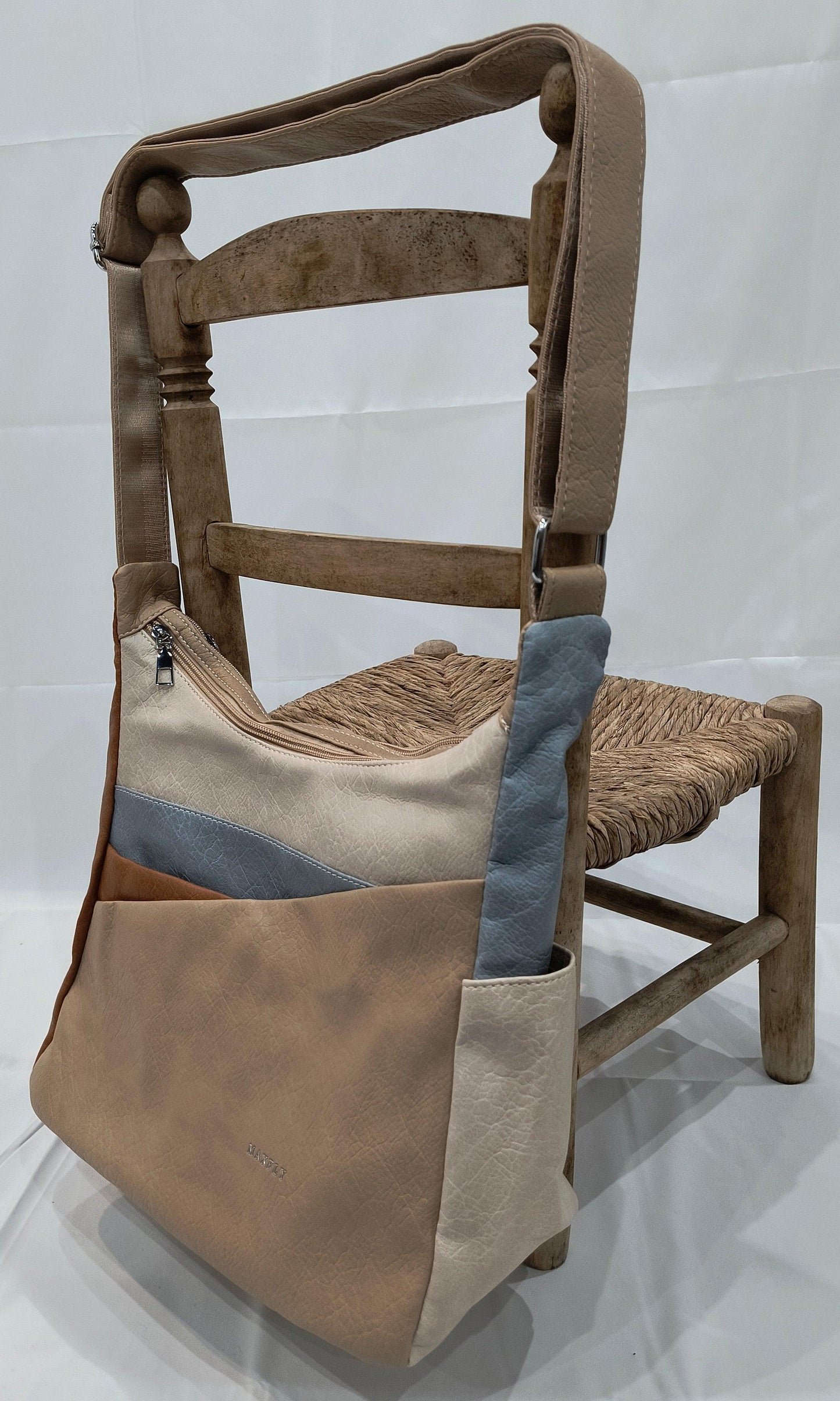 Bolso bandolera con doble cremallera en dos combinaciones de colores – Opción 1: Verde,beige,marrón claro y verde claro, Opción 2: Marrón claro,beige, azul y beige claro - tenemosturegalo.es