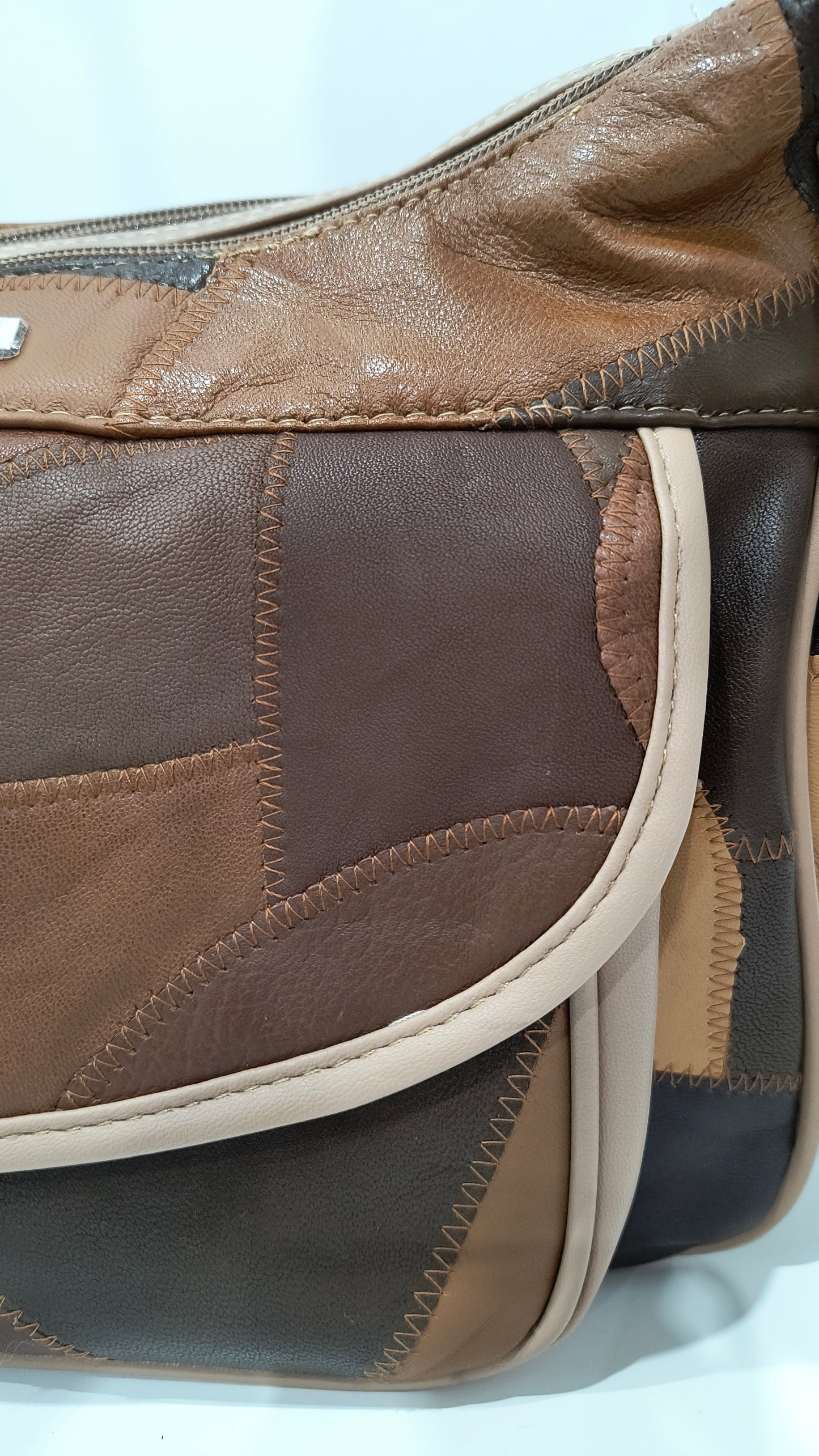 Bolso Bandolera de Piel 30x21x10 cm en Tonos Marrones con Doble Cremallera – Elegancia y Versatilidad para el Día a Día - tenemosturegalo.es