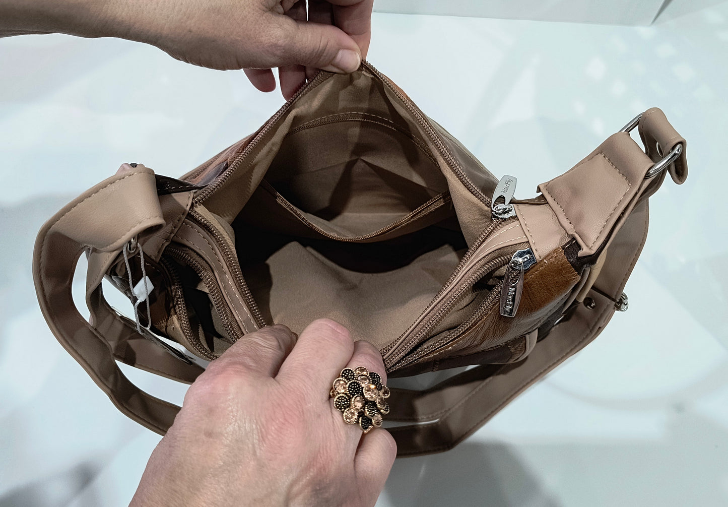 Bolso Bandolera de Piel 30x21x10 cm en Tonos Marrones con Doble Cremallera – Elegancia y Versatilidad para el Día a Día - tenemosturegalo.es