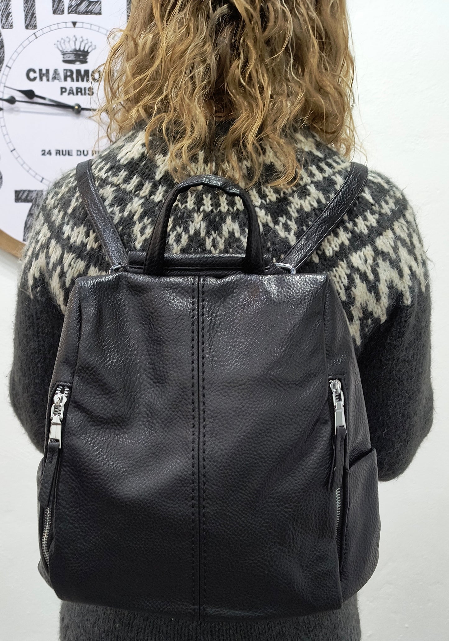 Bolso Mochila Antirrobo Negro con Bolsillo Trasero y Gran Capacidad - 30x36x13 cm - tenemosturegalo.es