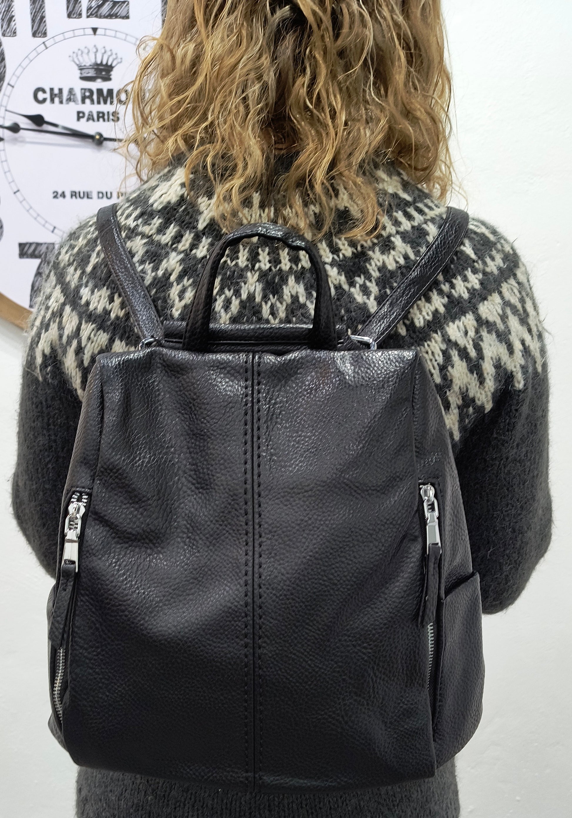 Bolso Mochila Antirrobo Negro con Bolsillo Trasero y Gran Capacidad - 30x36x13 cm - tenemosturegalo.es