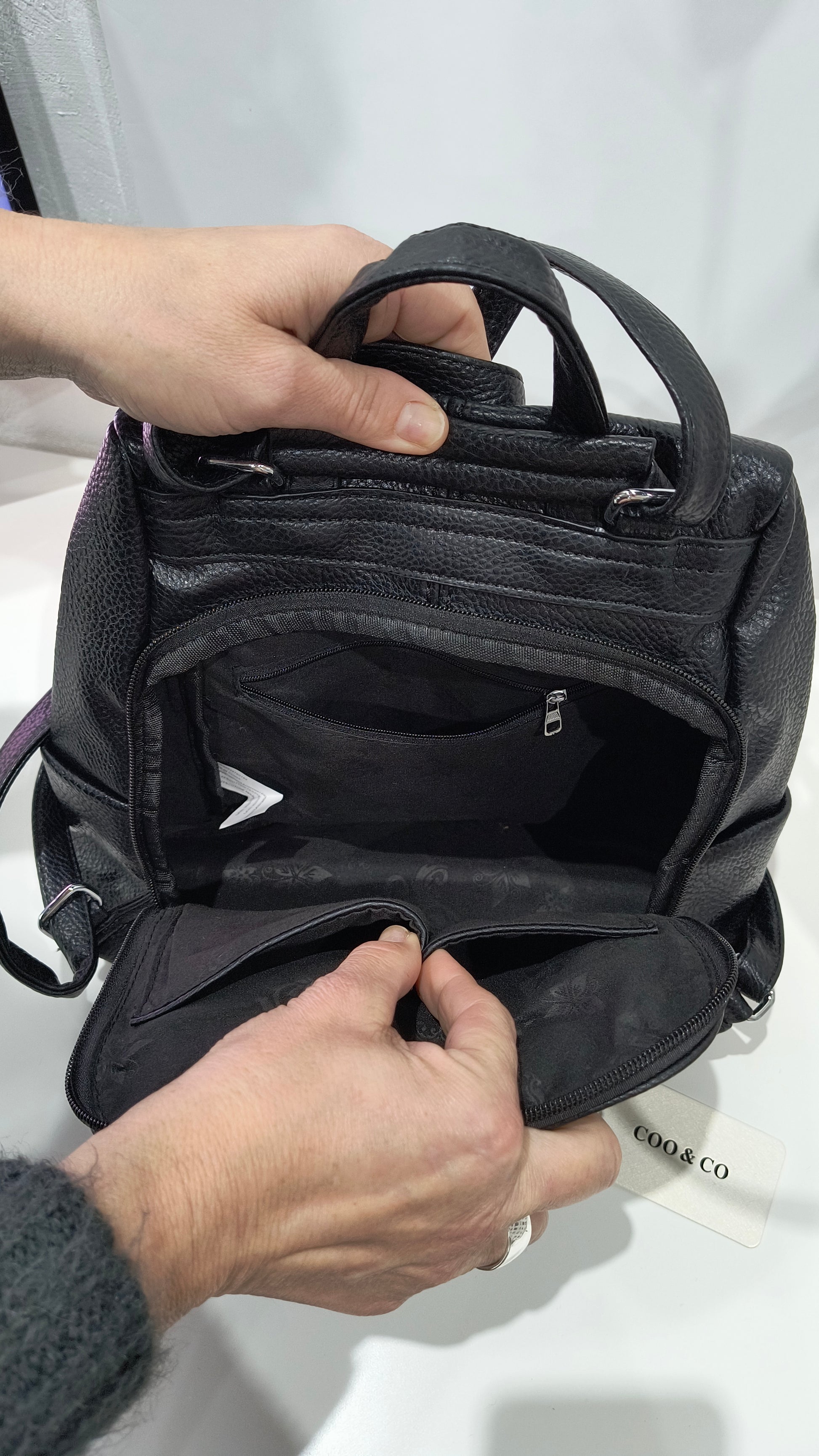 Bolso Mochila Antirrobo Negro con Bolsillo Trasero y Gran Capacidad - 30x36x13 cm - tenemosturegalo.es
