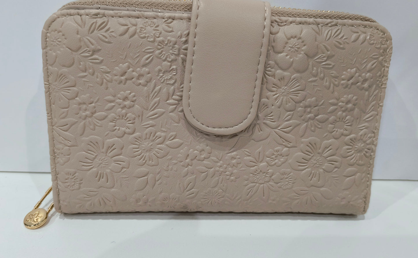 Monedero Cartera de Mujer con Relieve de Flores - Color Beige, Compacto y Funcional (12x9x3 cm) - tenemosturegalo.es