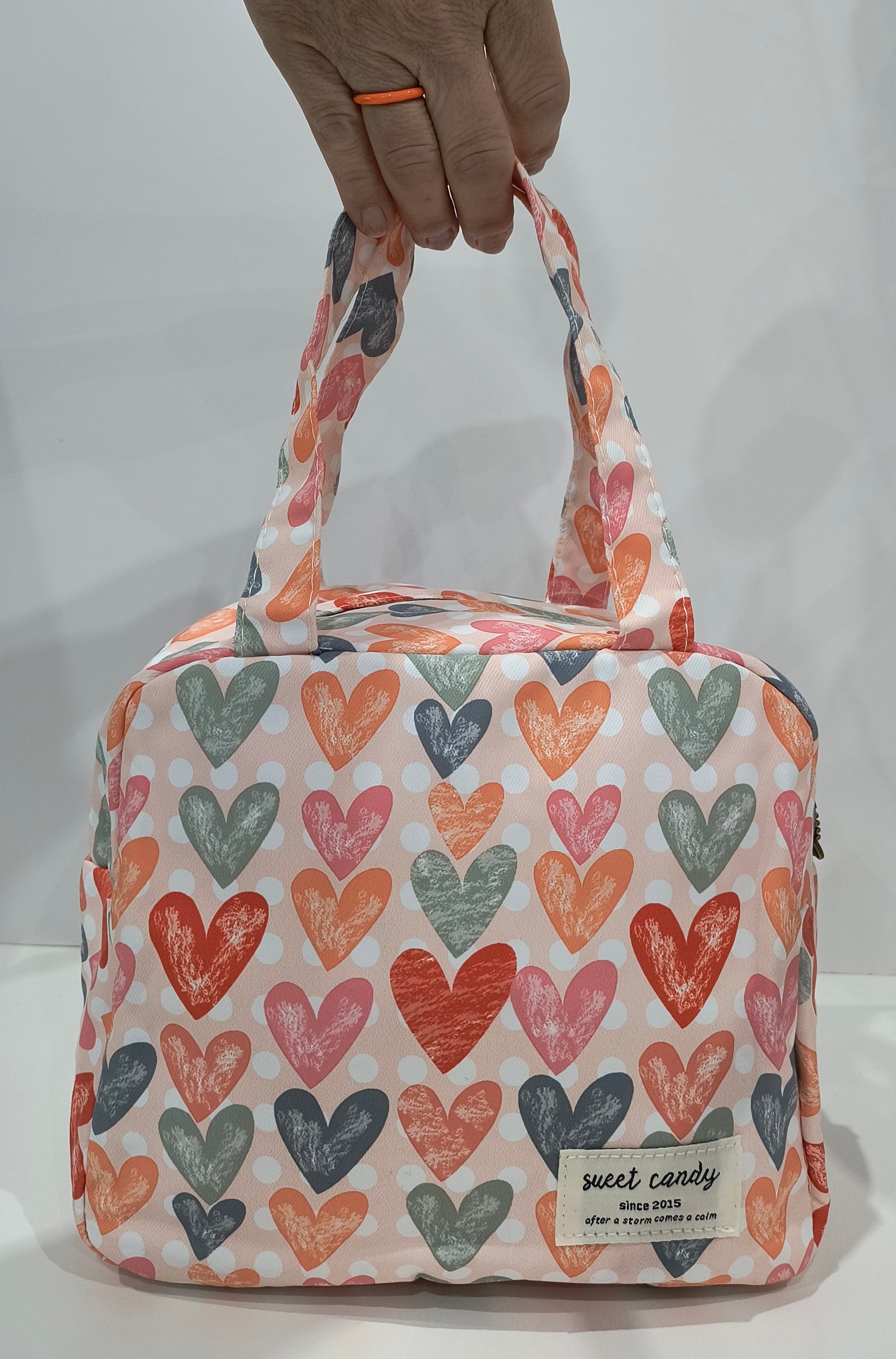 Bolsa Isotérmica 33*20*12cm con Estampado de Corazones - Diseño Colorido y Funcional - tenemosturegalo.es