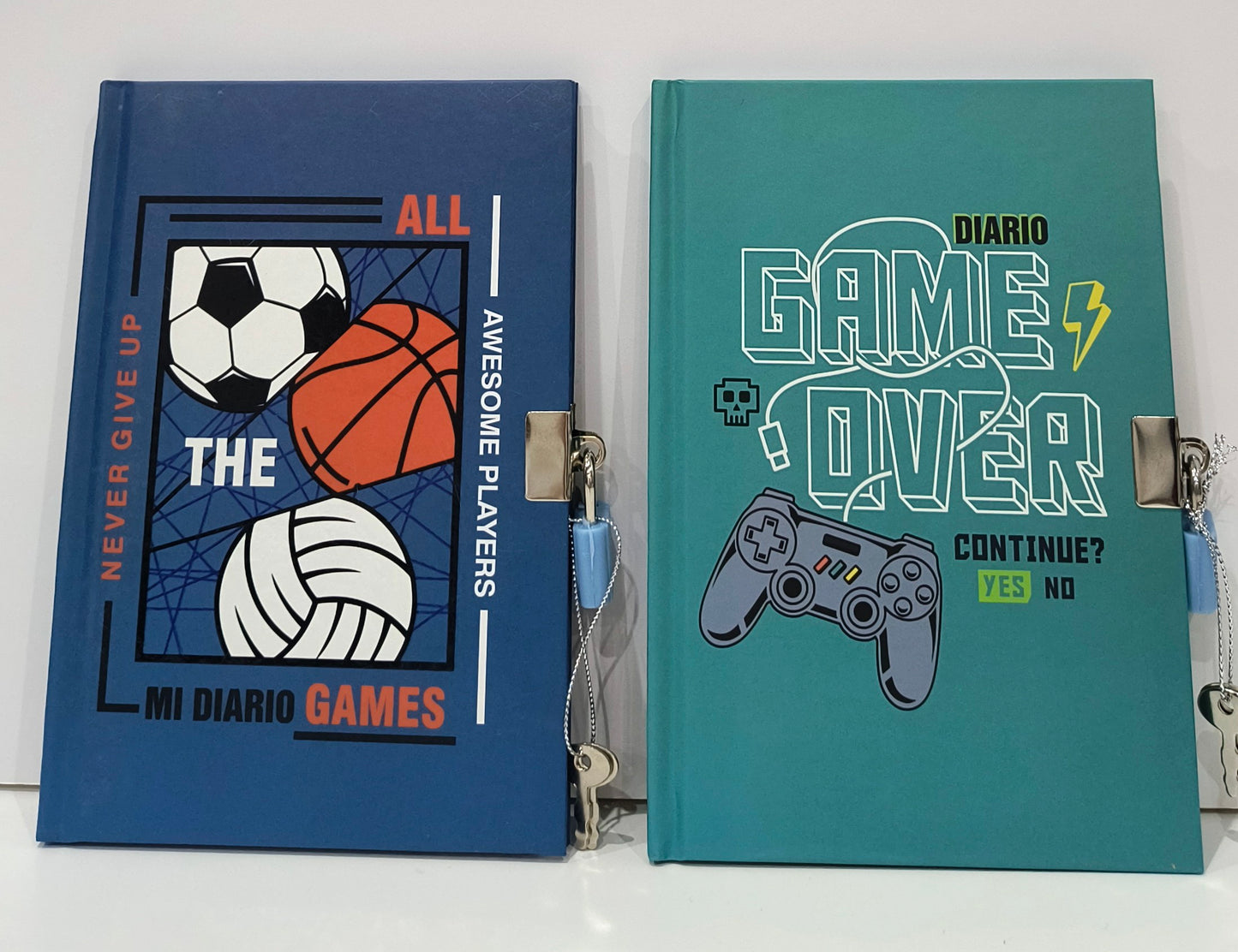 Diario con Candado y Llaves – Estampado de Game en Verde y Balones en Azul 17,5*12,5*1 - tenemosturegalo.es