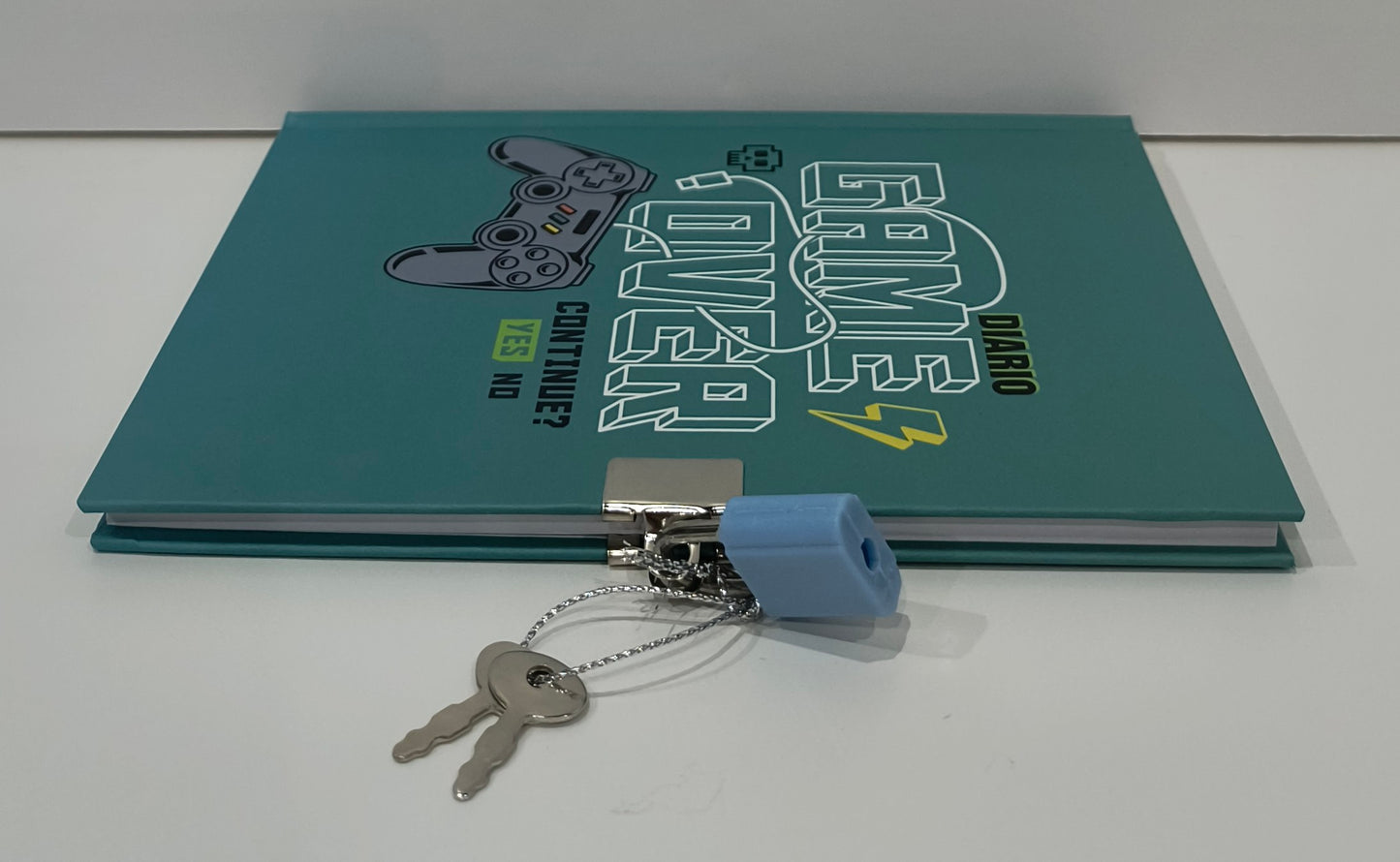 Diario con Candado y Llaves – Estampado de Game en Verde y Balones en Azul 17,5*12,5*1 - tenemosturegalo.es