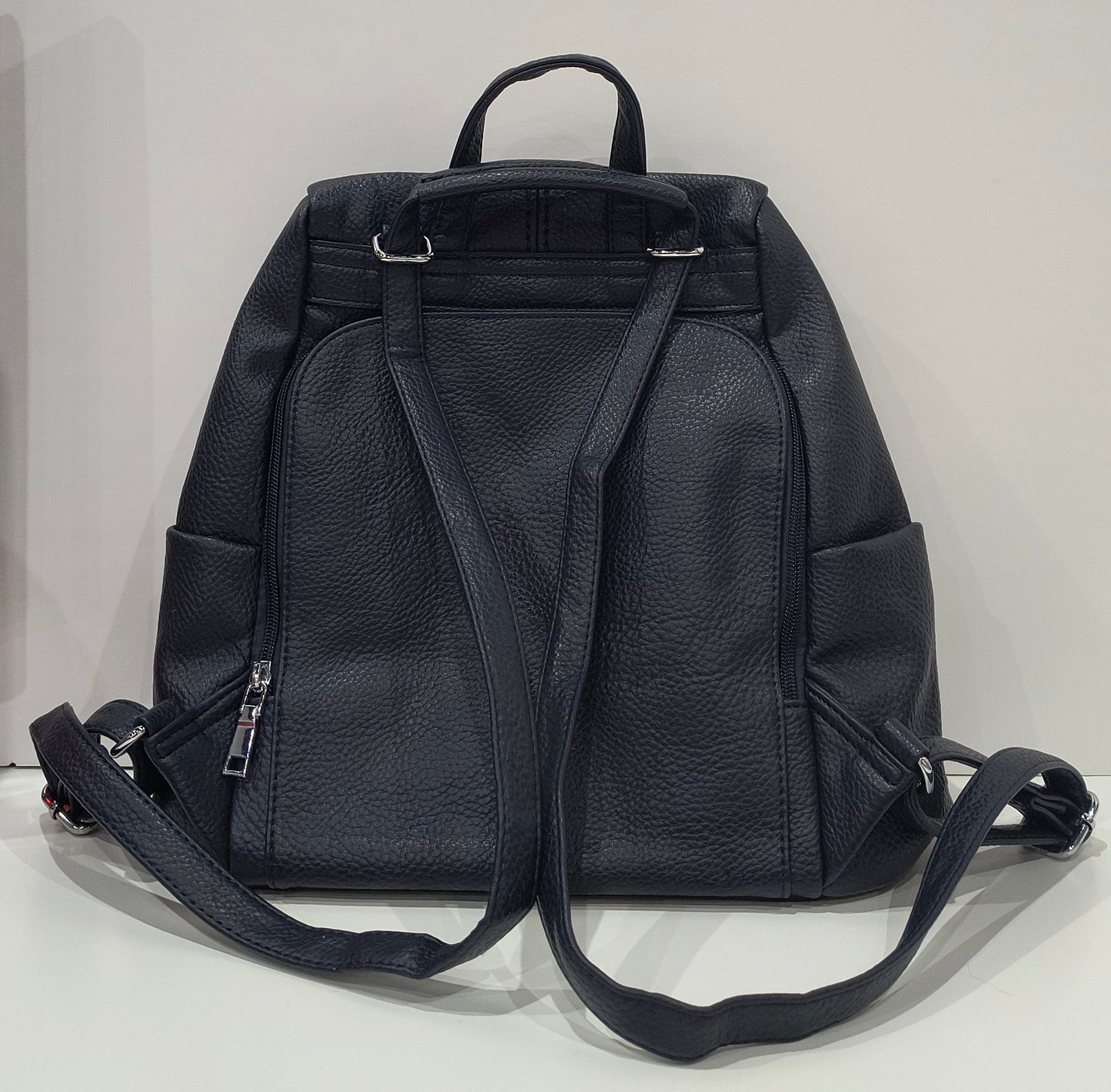 Bolso Mochila Antirrobo 30x36x13 cm  disponible en color Negro y azul marino con Bolsillo Trasero y Gran Capacidad - 30x36x13 cm