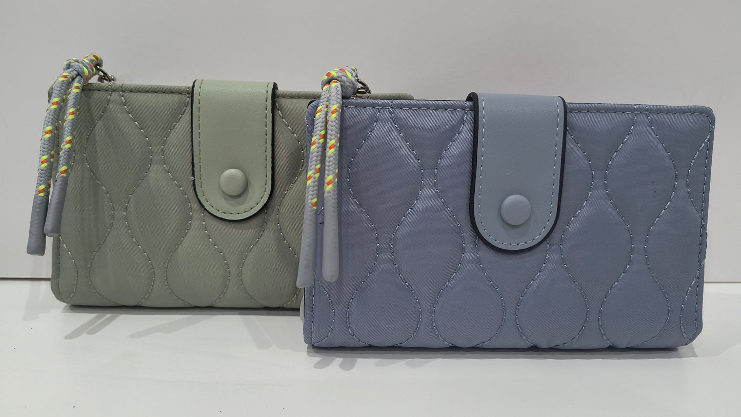 Monedero Cartera 15,5*10*2 disponible Verde y Azul con Textura Acolchada – Estilo, Comodidad y Alta Funcionalidad