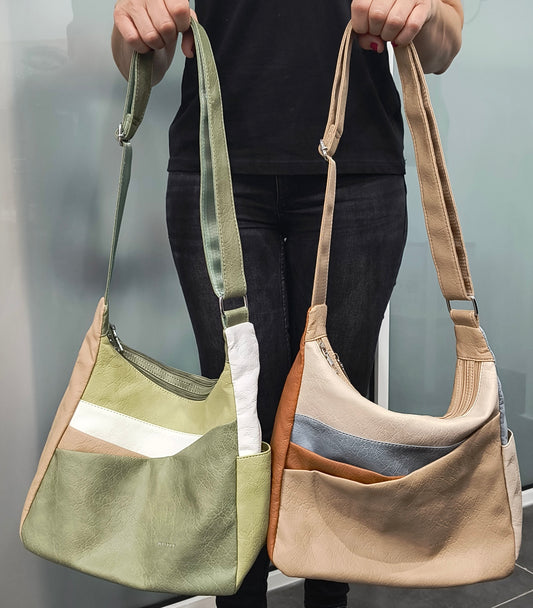 Bolso bandolera con doble cremallera en dos combinaciones de colores 30x25x15cm– Opción 1: Verde,beige,marrón claro y verde claro, Opción 2: Marrón claro,beige, azul y beige claro