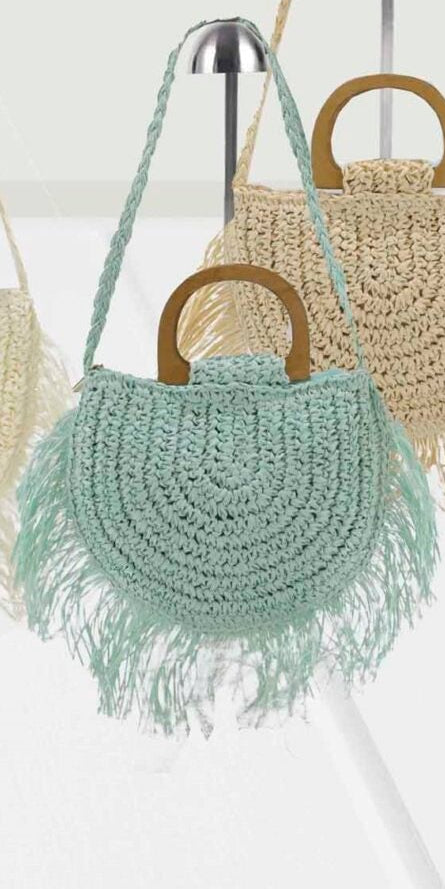 Bolso Bandolera Ovalado con Fleco 20 x 26 cm  – Disponible en Verde, Beige y Azul