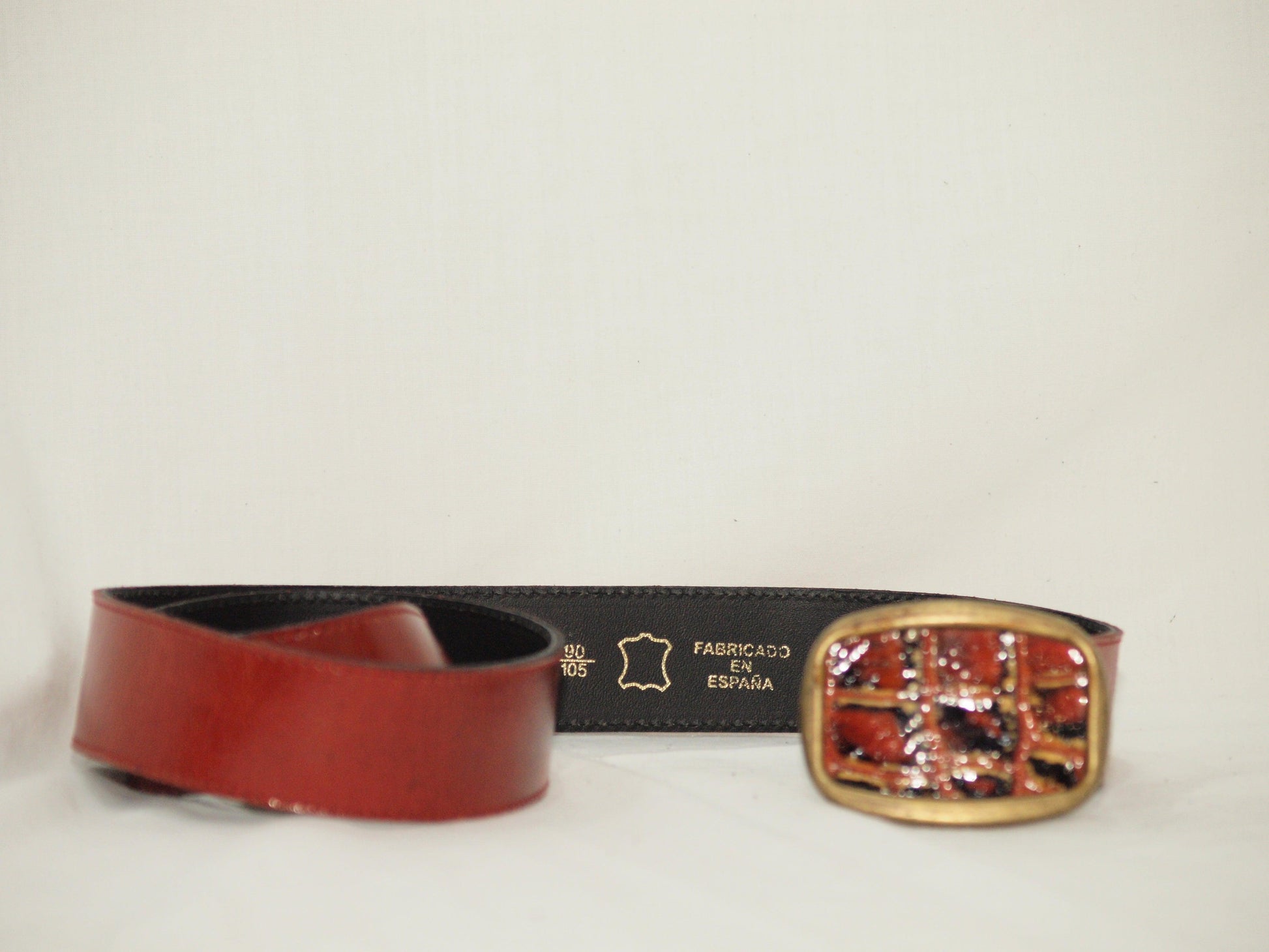 Cinturón piel mujer color rojo oscuro talla 90/105 y talla 95/110 hecho en España: Elegancia y Calidad a tu Alcance ✨🖤 - tenemosturegalo.es