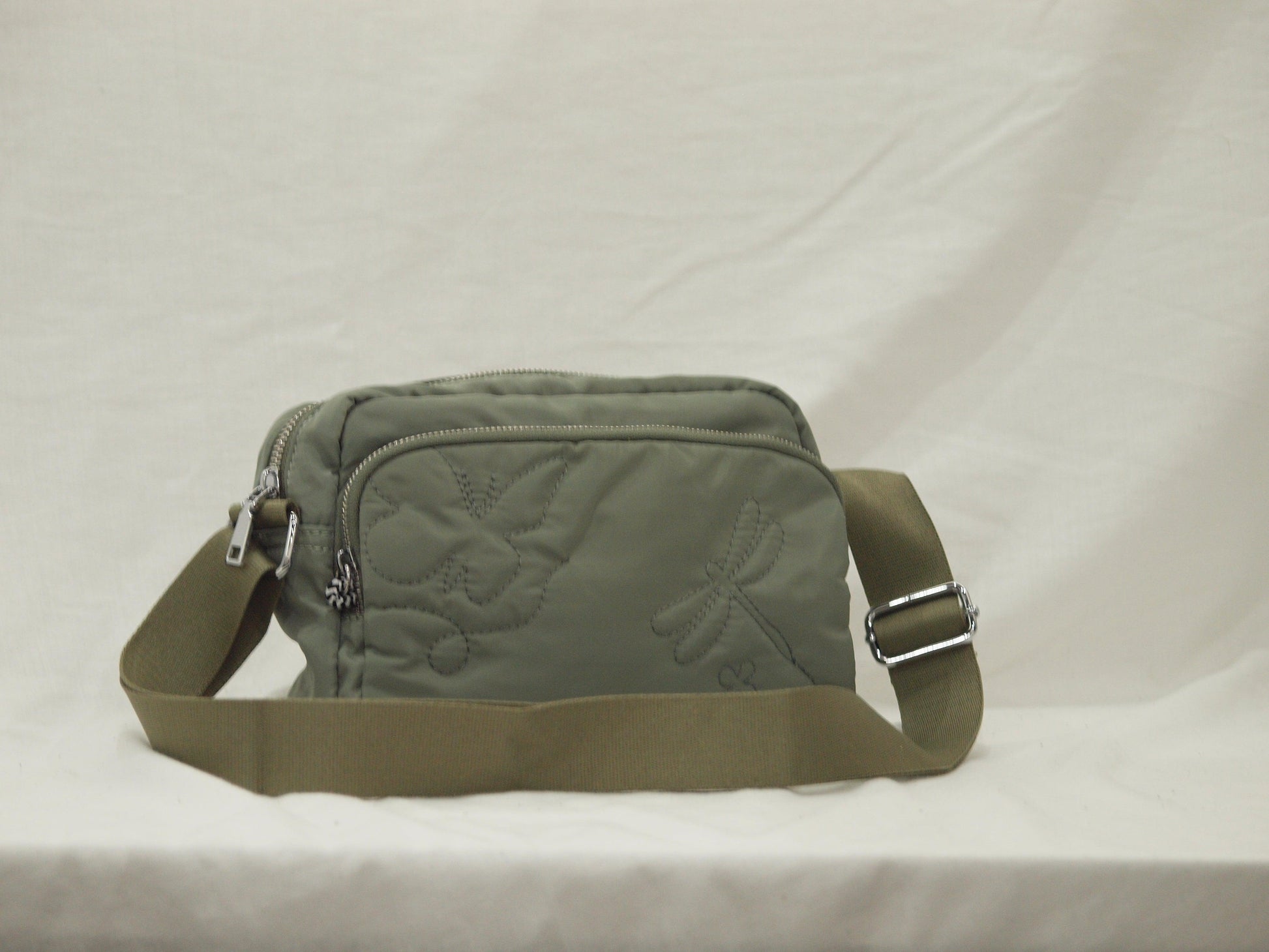 Bolso Bandolera 30X19X9cm disponible en color Azul, Beige y Verde – Comodidad, Estilo y Versatilidad en un Solo Accesorio - tenemosturegalo.es